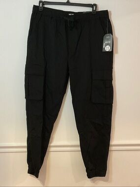Men's Black Cargo Joggers with Multiple Utility Pockets